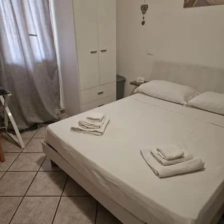 ベッド・アンド・ブレックファスト Le Stanze Di Aurora *